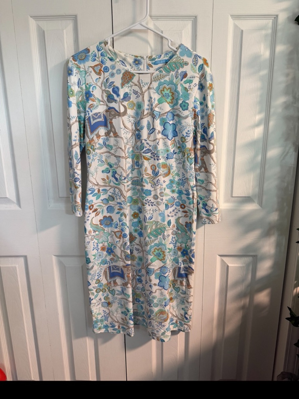 Floral Long-Sleeve Shift Dress in White and Blue-Green